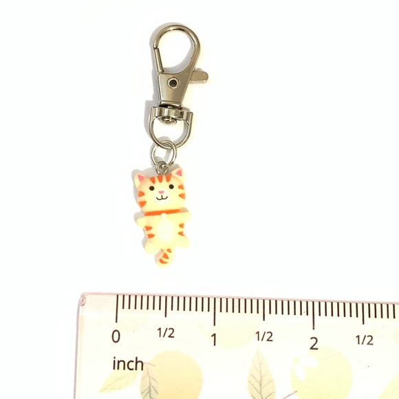 New Cute Cat Keychain Accessory - Picture 3 of 3